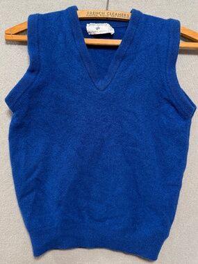 James Pringle Scotland Pure New Wool V-Neck Sweater Vest Royal Blue VTG Men S